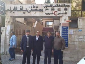مكرمة رئاسية فلسطينية بـ250 الف دولار أمريكي لمستشفى يافا بدمشق .. السفير عبدالهادي تفقد المستشفى وسلم مكرمة الرئيس لمدير الهلال الأحمر الفلسطيني