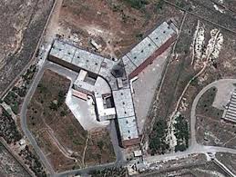النظام السوري يعدم 95 معتقلاً في سجن صيدنايا بينهم 16 فلسطينياً