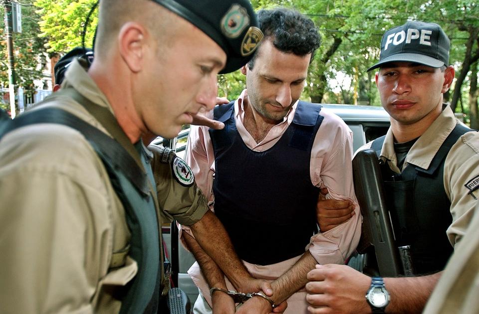 من بين تهمه .. سرقة هوية وغسيل الأموال بناد للقمار .. الشرطة البرازيلية تعتقل ممولا لـ"حزب الله" اللبنانية