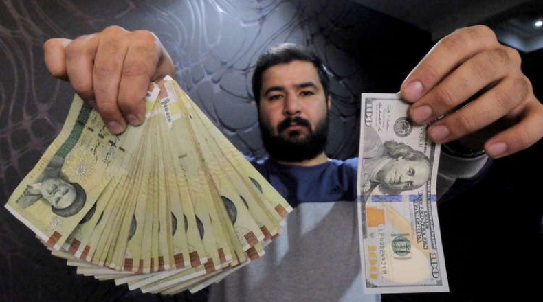 مظاهرات وإضرابات في طهران بعد الهبوط الكبير للعملة الإيرانية