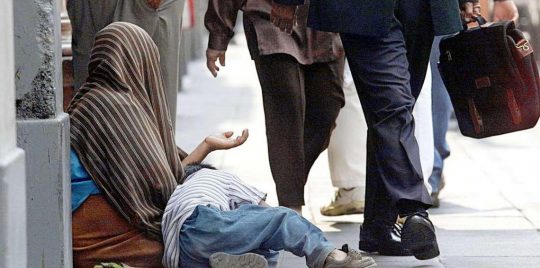 توسع دوائر "مافيات التسول" في إيران وسط أزمة اقتصادية خانقة