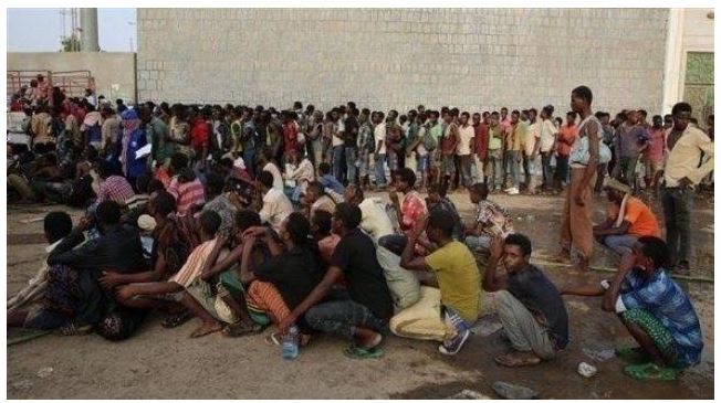 الحوثيون يعتقلون الناجين من محرقة اللاجئين الأفارقة