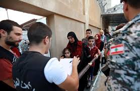 نشطاء يدعون لوقف عودة اللاجئين الفلسطينيين السوريين من لبنان قسرًا