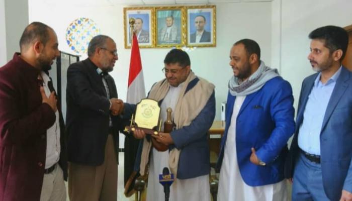 مصدر في "الإصلاح" يدين ما أقدمت عليه "حماس" ويدعوها إلى احترام حق الشعب اليمني في مقاومة الإجرام الحوثي