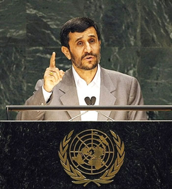 نجاد في ضيافة الشيطان الأكبر!!!