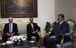 المفيد والضار في زيارة مرسي لإيران