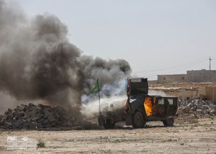 مقتل 4 عناصر من ميليشيا “الحشد الشعبي” جراء استهداف جوي أثناء محاولتهم دخول الأراضي السورية قرب مدينة البوكمال