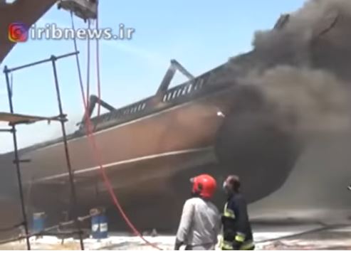 مسلسل حرائق مستمر في المنشآت الإيرانية .. حريق في ميناء بوشهر الإيراني يشعل النيران في سبع سفن على الأقل