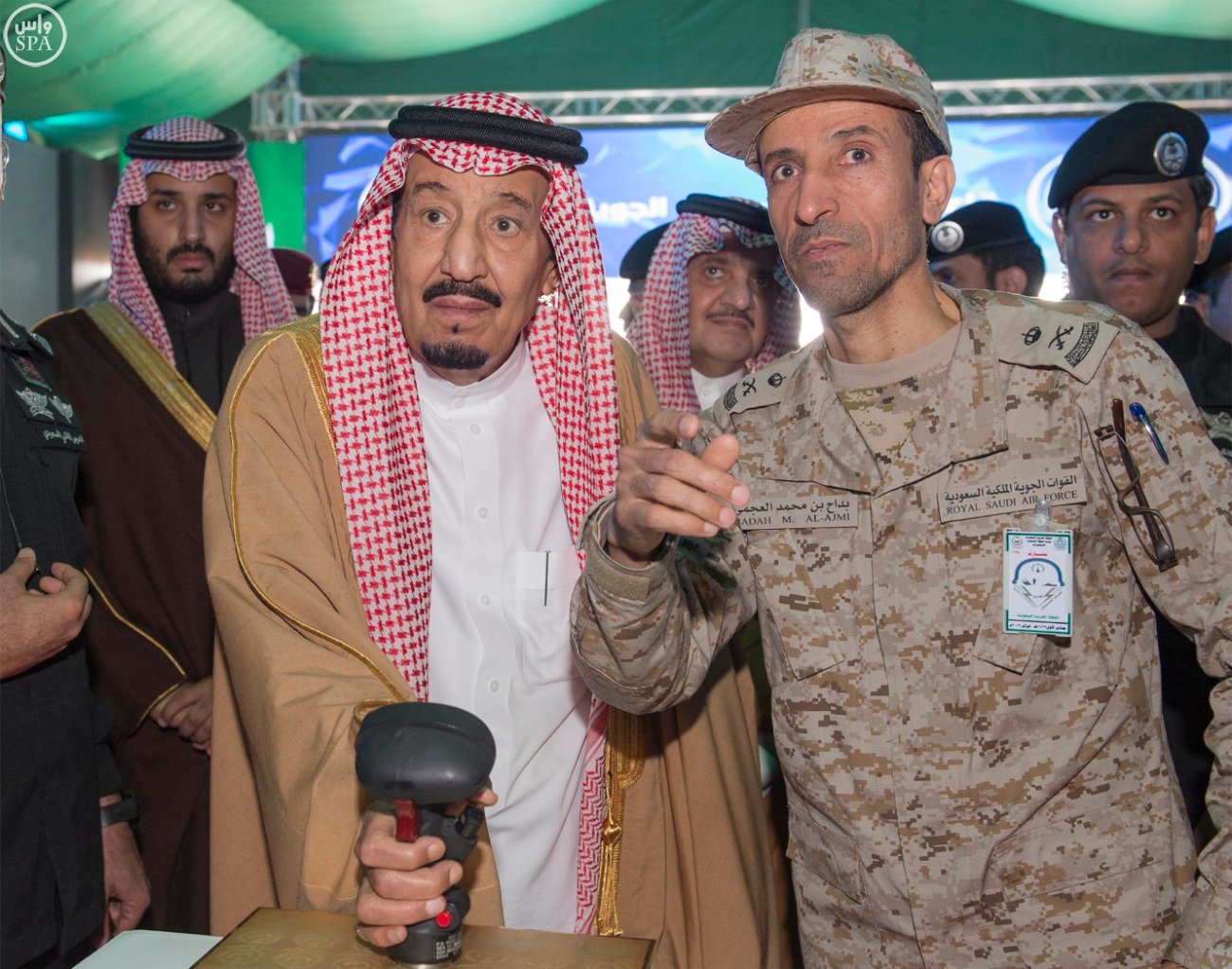 امر ملكي .. الملك سلمان بن عبد العزيز يأمر بتطبيق قانون التجنيد الإجباري اعتباراً من ربيع الثاني لعام 1438
