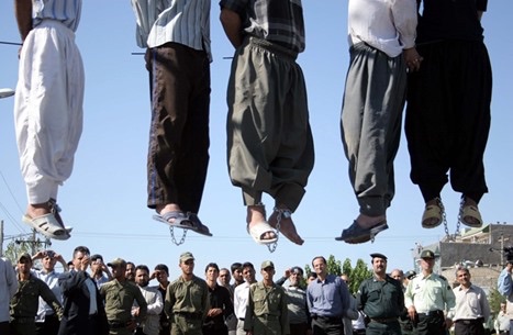 هكذا بررت إيران إعدام 29 من الإسلاميين الأكراد دفعة واحدة