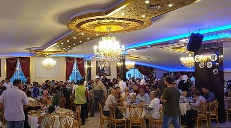 إفطار رمضاني للعائلات الفلسطينية السورية في إسنيورت التركية