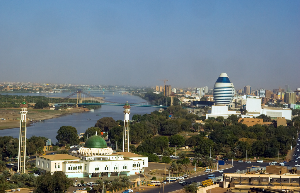 السلطات السودانية تغلق المركز الثقافي الإيراني وتطلب من الطاقم مغادرة البلاد